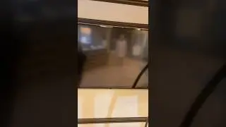 СТРАШНАЯ ЖЕНЩИНА-ПРИЗРАК, пойманная в отражении #ужас #пойманнаянакамере #fallintoshorts