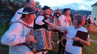 Hudobná skupina Capkovci Skalité.