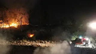 Two emergency warnings issued for 'virtually unstoppable' Kangaroo Island fires
