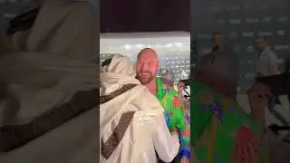 🔉 BOMB SQUADDDDDD 💣 Tyson Fury and Deontay Wilder cross paths at #PaulFury