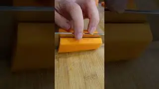 Советы за 30 секунд: как разрезать дубинку 🥕 #шорты #как #кухонныелайфхаки