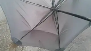 Зонт Blunt XL. И все-таки он выворачивается наизнанку!