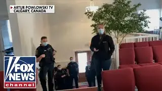 Pastor kicks out police trying to shut down Easter Service
