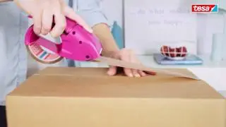 tesa Pack'n'Go Pink - der Handabroller f&uuml;r sicheres Verpacken