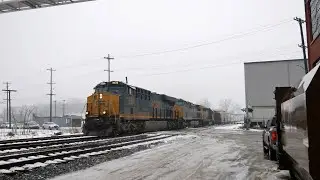 CSX L303 Leaves Grand Rapids In Winter