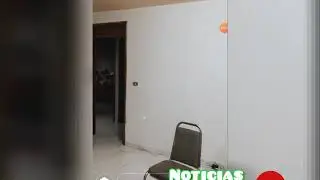 Karlas notes reacomoda su habitaci&oacute;n.