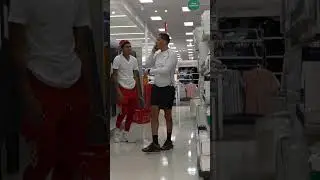 Я РАЗГОВАРИВАЮ НАД ТЕЛЕФОНОМ📱😂 ЧЛЕН БАНДЫ ПЫТАЕТСЯ ДРАКОВАТЬСЯ СО МНОЙ😡😂 #вирусный #смешной #розы...
