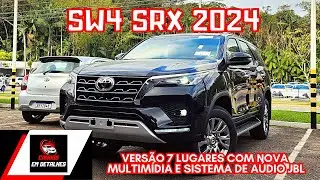 TOYOTA SW4 SRX 2024 TURBO DIESEL 4X4 0KM 7 LUGARES COM NOVA MULTIM&Iacute;DIA DETALHES DO INTERIOR