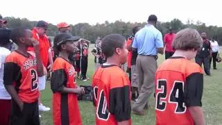 AYF & Kraft Huddle to Fight Hunger w/ NFL WR Muhsin Muhammad throwing passes