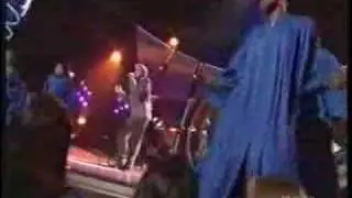 Taylor Hicks sings 