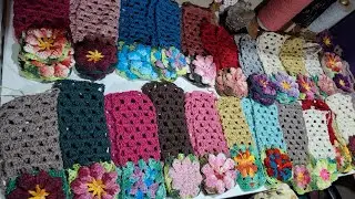 Ateliê em ação 🧶 Início da produção com sobrinhas  bases para 20 pares de tapetes da nova coleção.