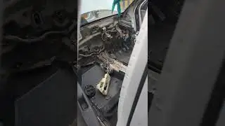 Hyundai i20 dashboard open