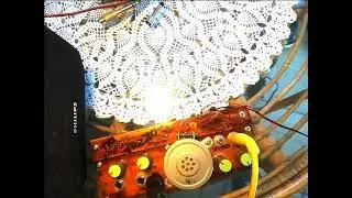 The Super Fuzzolini Mini-Amp.  DIY lm386 portable practice Amp and Trotsky Fuzz