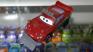 Mattel Disney/Pixar Cars Snowplow Lightning McQueen (Radiator SpringsTownie) WintertimeCruisers 2021