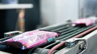 Palletising boxes of hard boiled sweets