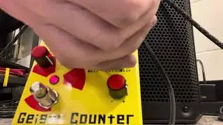 3/12/2024 Experiment WMD (William Mathewson Devices) Geiger Counter high gain preamp pedal