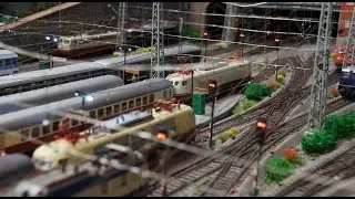 312 Viel Betrieb zu Weihnachten im Hauptbahnhof - Frohe Weihnachten und vielen Dank allen Abonnenten