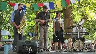 Scarpetta performing final song at St. James Court Art Show 10/4/25