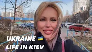 Ukraine 🇺🇦 Life in Kiev, January 31, 2026. The Streets of Kiev, Ukraine. Streets Scenes.