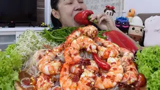 ตำขนมจีนใส่กุ้งตำเผ็ดมากกินกับอัลฟัลฟ่ายอดชะอม สุดยอดความนัว คำตาสวดยัดไม่ยั้ง