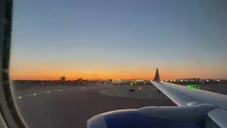 Great engine sounds | Sunset departure from Austin aboard a 737 MAX 8