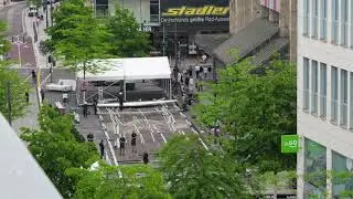 Aufbau Zelthallen mitten in der D&uuml;sseldorfer Innenstadt f&uuml;r Hausmesse 