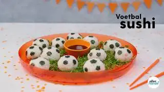 Sushi met zalm, komkommer en jalape&ntilde;o in voetbalvorm - Allerhande