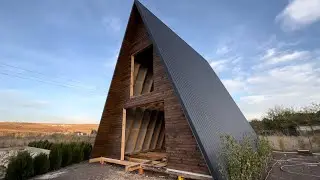 Casa a- frame.Lucru la cabana merge an toi
