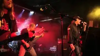 Highway chile -keeper of the earth live in de Baroeg -Note on the road