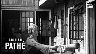 Gandhi's London Home In The East End (1931)