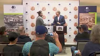 J.T. Snow introduced as first manager of Modesto's Glow Riders baseball team