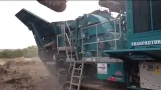Powerscreen Trakpactor 320SR processing Concrete and Asphalt