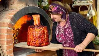 Бабушка Готовит Огромную Говяжью Голень - Сочное Мясо Буквально Отваливается От Кости!