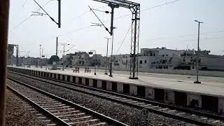 09609 Udaipur-Yog Nagri Rishikesh Express BGKT/WDP-4D Near Haridwar Railway Station