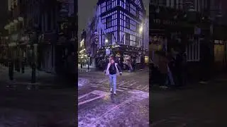 🥶Snowing in London #shorts #london #snow #christmas