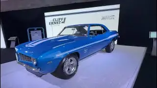 👀the Pilot Car 1969 Camaro Yenko Super Car let’s go back to 69 into “The Room” Cliff Earnest 😎#mecum