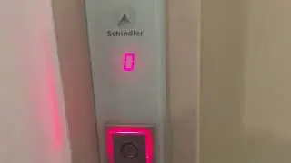 Elevador schindler saindo na casa da Valéria no térreo