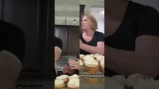 I Love You, Mama! #foodporn #food #baking #shorts #cooking #momandson #mom #bake #cupcake #shorts