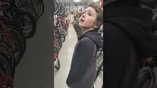 Big Ben's first visit to Powers BMX museum #powersbikeshop #bmx #bmxmamabear #bmxracing 