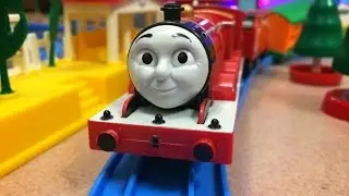 【игрушечный поезд】Томас и Друзья TS-05 James at Long Street (00277 ru)