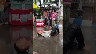 Two poor kids begging food in the heavy rain 😭