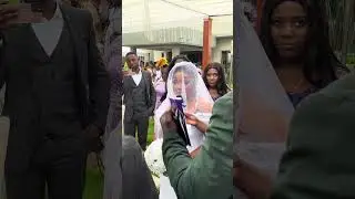 Exchanging vows when it&rsquo;s raining. #trendy #wedding #ghana #bride #trends #ghtrends #ghtrending #luv