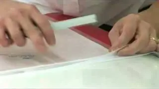 Production of Flex face sign with self adhesive vinyl - ROLLSROLLER Flatbed Applicator