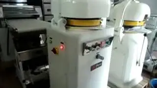 Full Automatic Bakery Dough Divider Rounder Machine