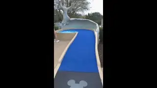 This last mini golf hole is satisfying