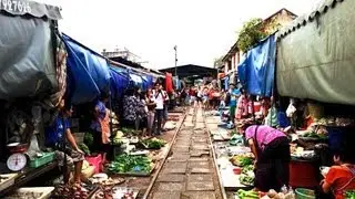 Funny Train Market