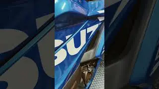 QUITAR TAPAS LATERALES SUZUKI GIXXER #tutorial #GIXXER #SUZUKI #MOTOS #TALLER