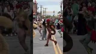 King Julien and the Lemurs dancing #king #kings #lemur #primates