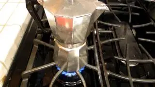 Moka Coffee Pot - Making Coffee