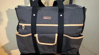 A Good Hair Products Shoulder Bag for a Cosmetologist